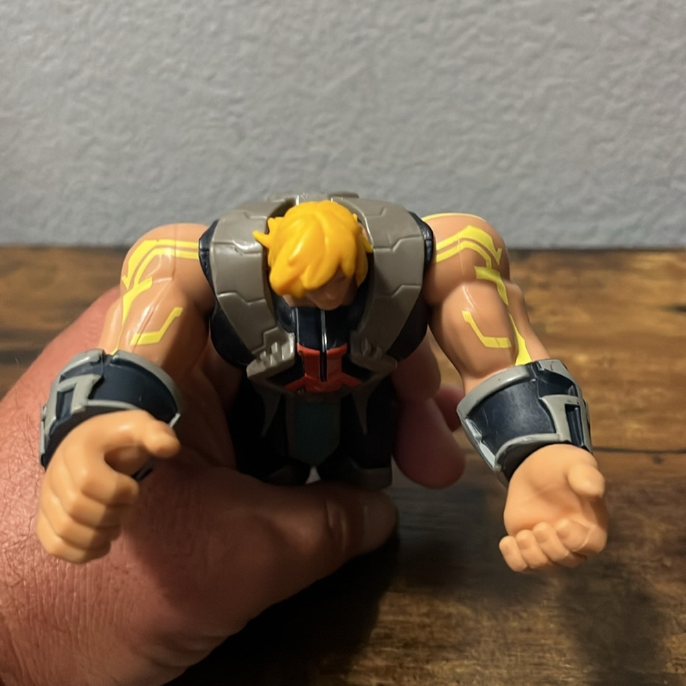 HE-Man action figure - Picture 8 of 8